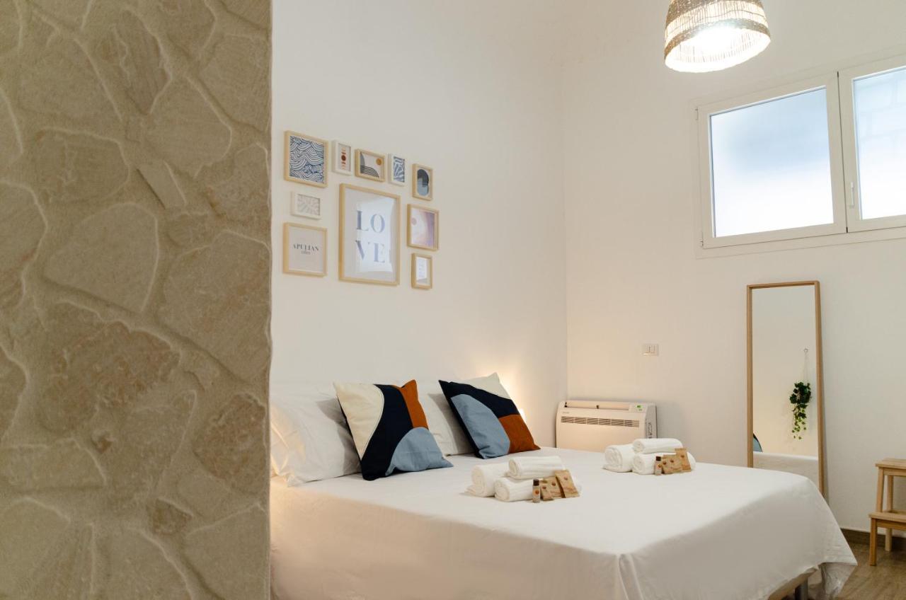 Modern Stone Apartment In The Heart Of Bari Kültér fotó
