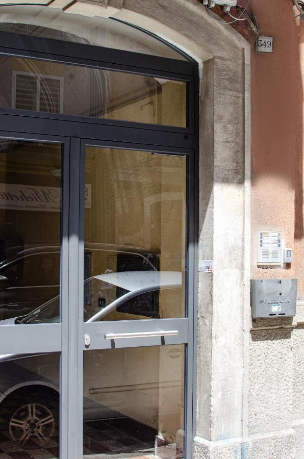 Modern Stone Apartment In The Heart Of Bari Kültér fotó