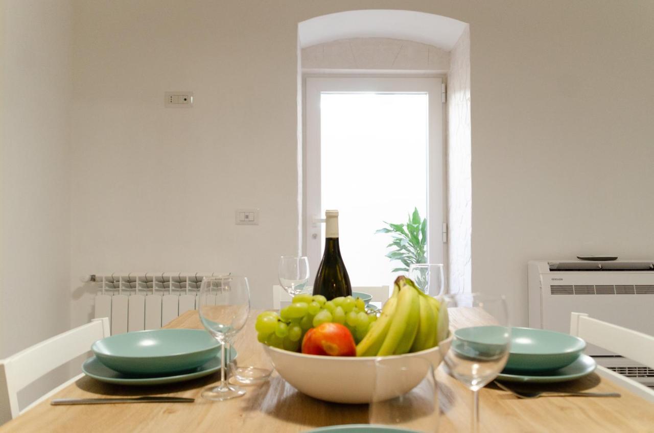 Modern Stone Apartment In The Heart Of Bari Kültér fotó