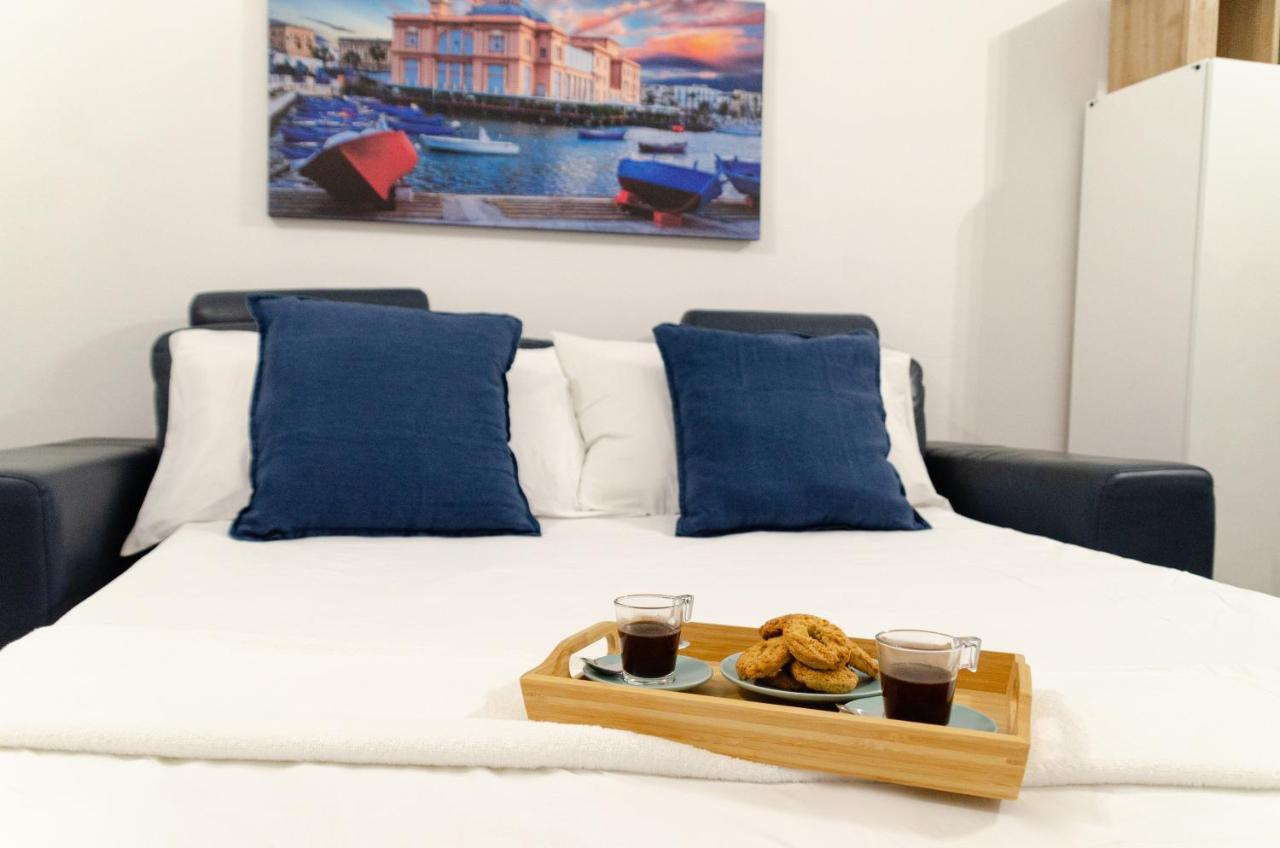 Modern Stone Apartment In The Heart Of Bari Kültér fotó