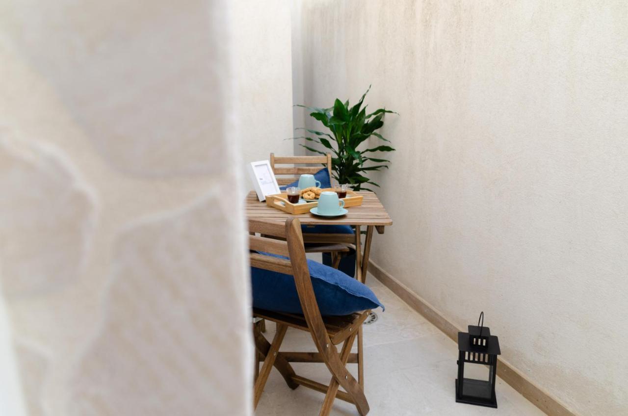 Modern Stone Apartment In The Heart Of Bari Kültér fotó